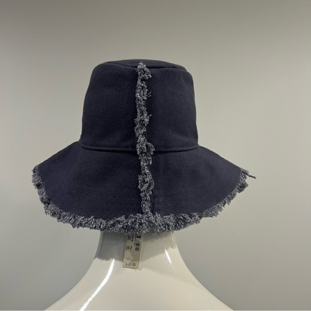 Madewell Canvas Bucket Hat - Picture 5 of 7